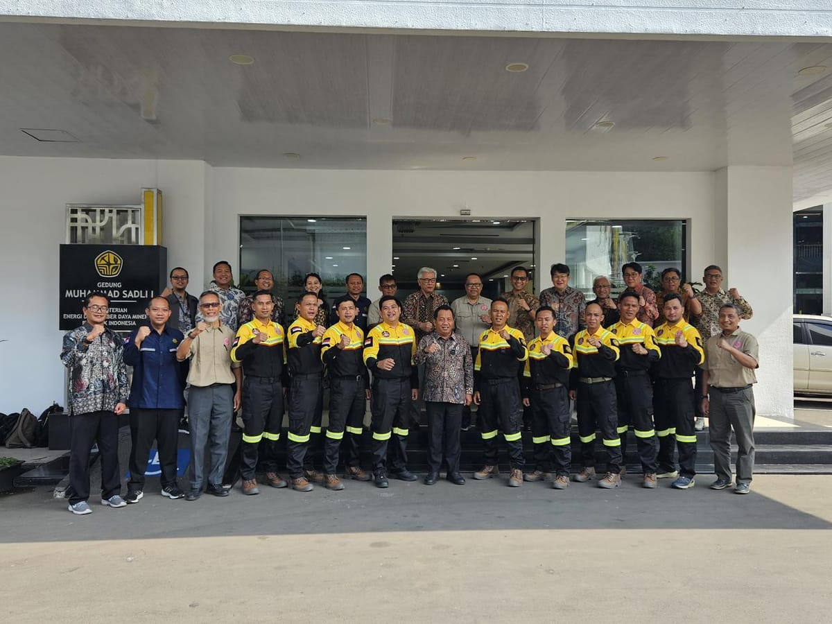 Dirjen Minerba Tri Winarno Resmi Lepas Tim Garuda Mine Rescue ke Ajang Kompetisi di Zambia